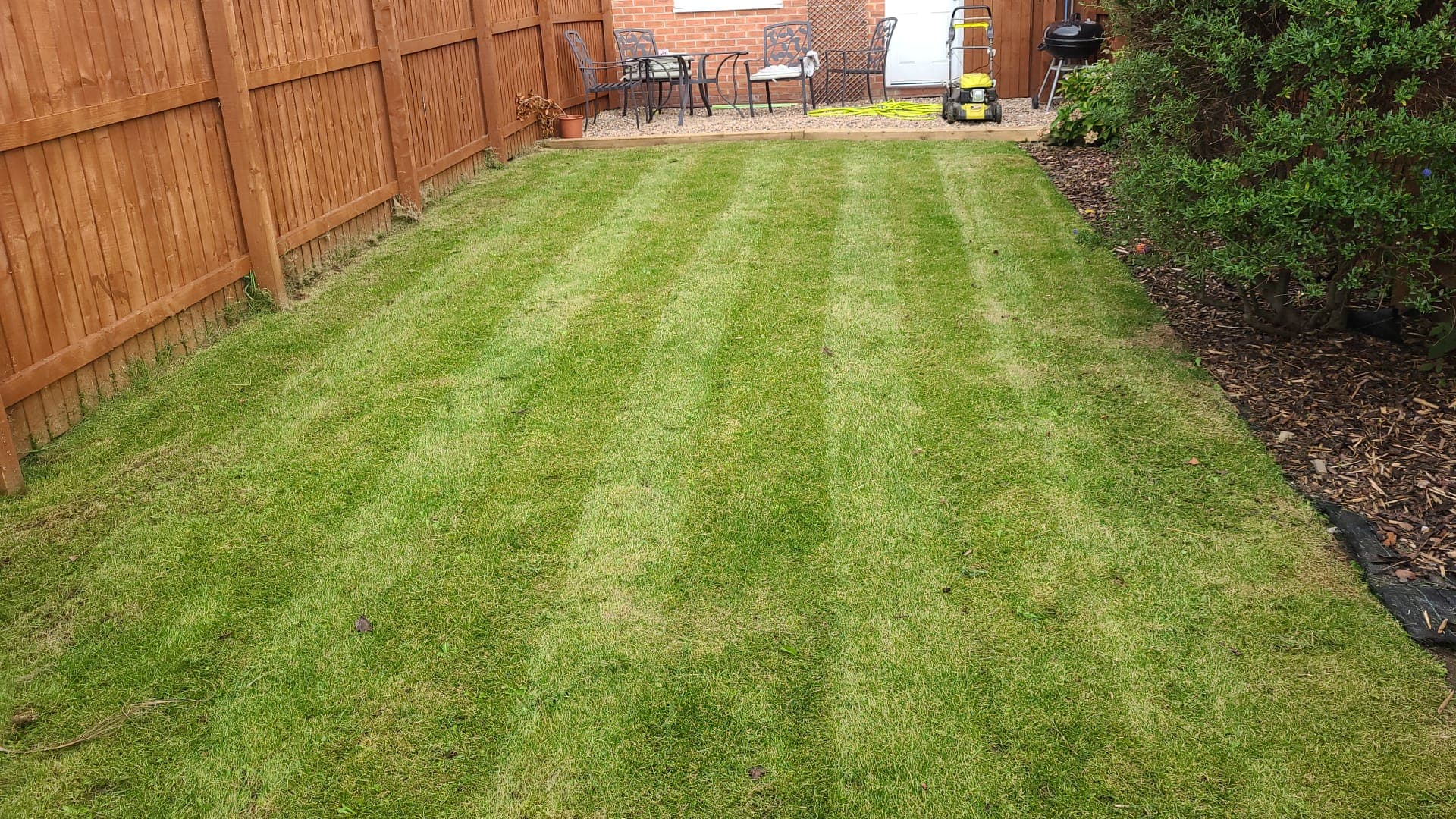 Professional grass cutting and lawn maintenance service in Leeds